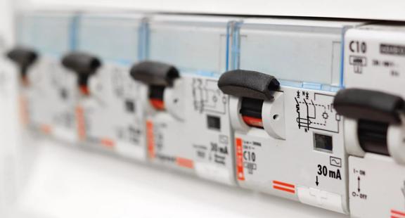 appareillage de commutation électrique industriel