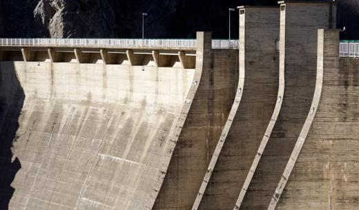 2017Jan-spain-pyrenees-hydroelectric-dam-electricity-production-utilities-hero