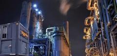 2017-01-usa-natural-gas-generator-refinery-night.jpg