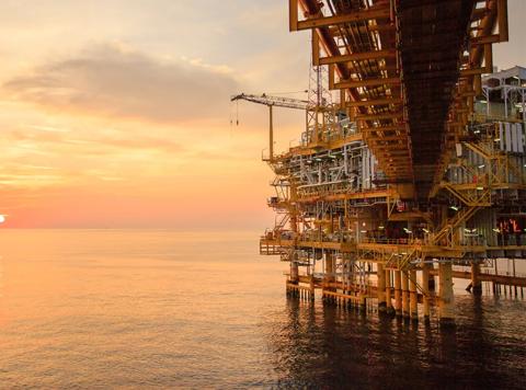 Climatização confiável em alto-mar: fornecimento de chillers sob medida para plataformas offshore.