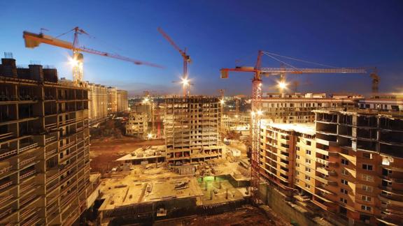 2017-01-construction-cranes-dusk.jpg