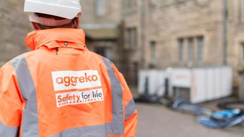 2017-01-Aggreko-safety-for-life-employee.jpg