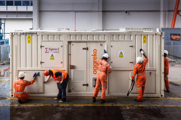 Cleaning a loadbank at Singapore depot
