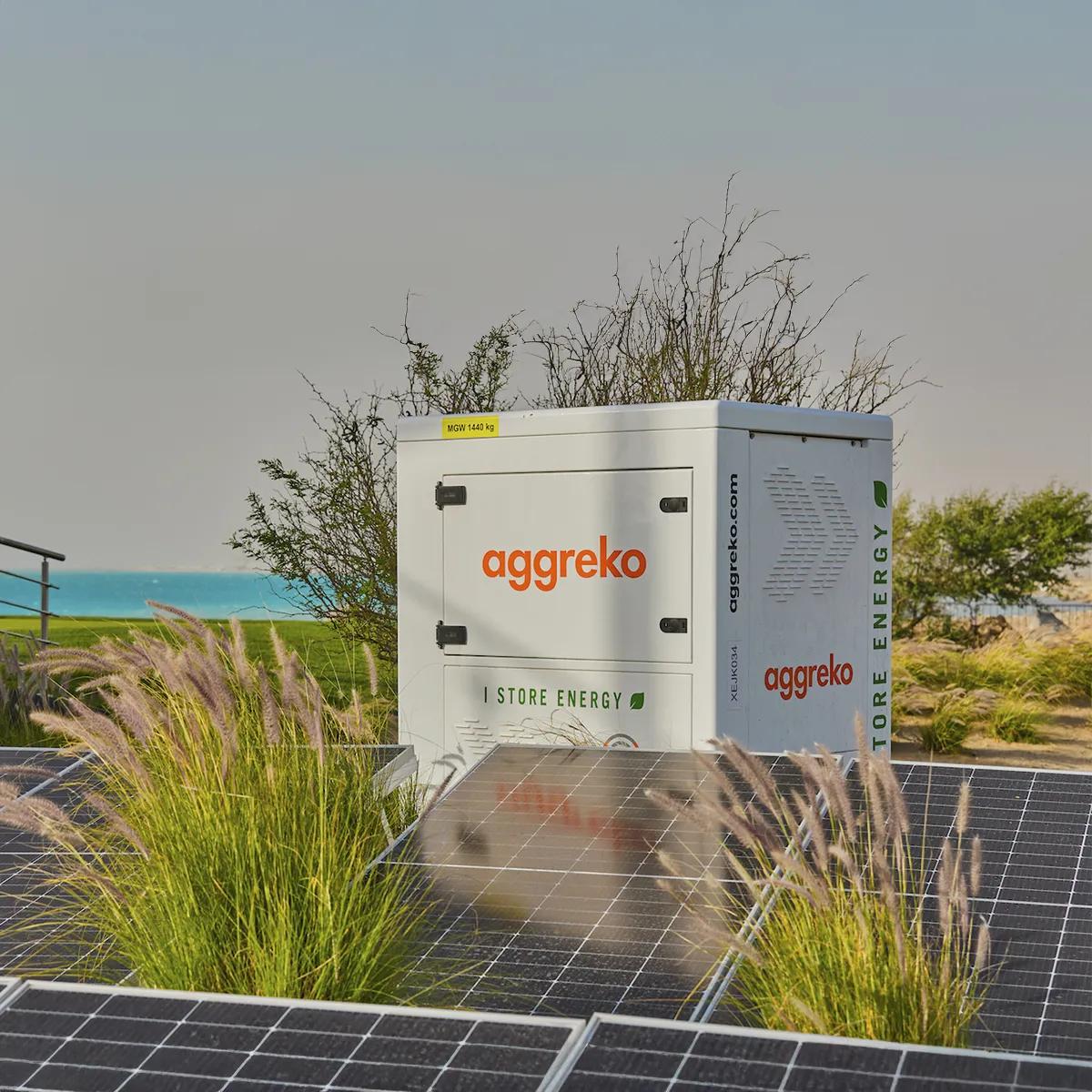 auxiliary power for battery energy storage systems