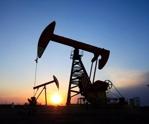 In the evening, the oil pump was working