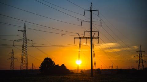 2015Aug-ukraine-power-lines-construction-structure-wire-landscape-utilities