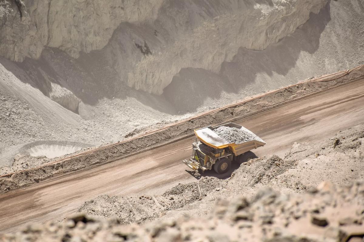 Suministrando energía a una mina de cobre en el desierto de Atacama ...