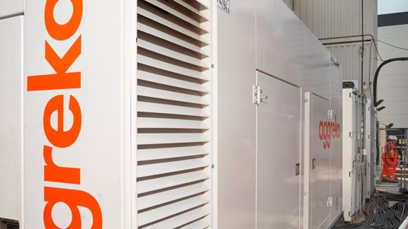 2015Jul-uk-ilford-traincare-depot-diesel-generator-canopy-construction