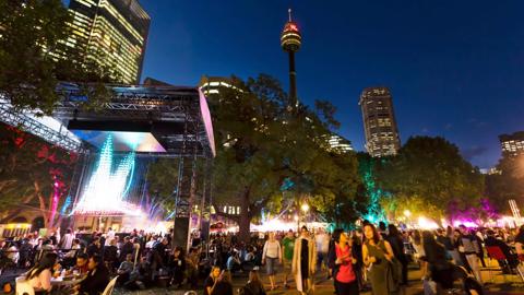 2017-01-sydney-street-night-people.jpg