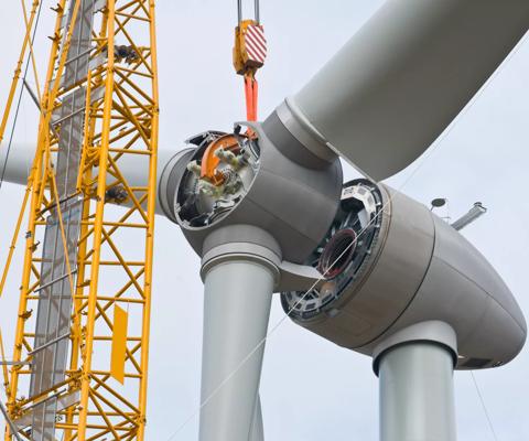 Installation the rotor blades on a wind turbine