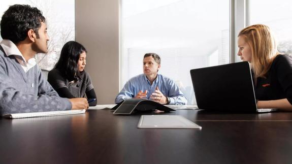 aggreko-office-meeting-people