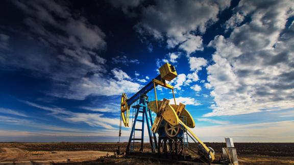 2017Jan-stock-day-oil-gas-well-drilling-oil_gas-hero