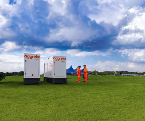 2017-02-goodwood-revival-canopy-technician