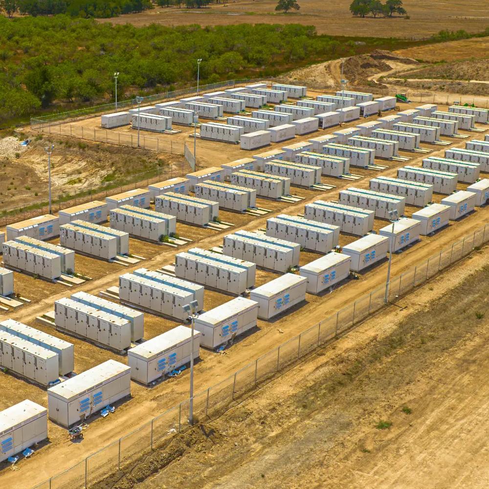 Auxiliary power for battery energy storage systems