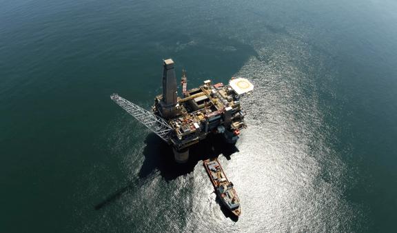 Power and cooling for offshore platform commissioning