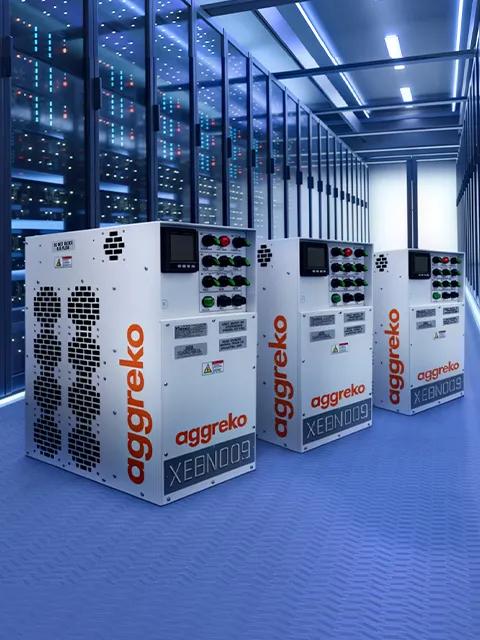 Unités Aggreko alignées à l’intérieur d’un centre de données.