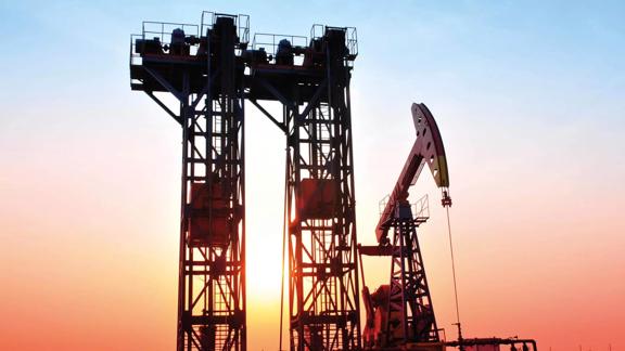 2017-01-crane-metal-towers.jpg