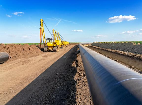 powering up an oil sands construction site