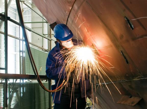 two stage cooling for lng vessel maintenance