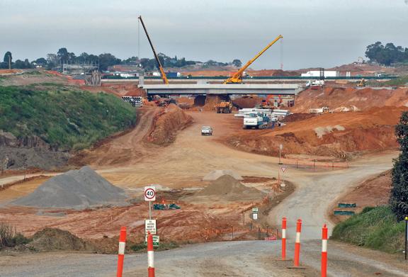 AdobeStock_382575284 Road construction in Australia