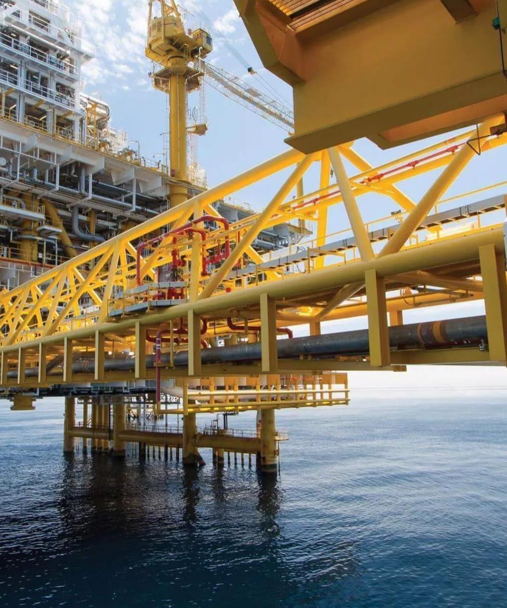 2017-01-UAE-oil_rig-offshore-day.jpg