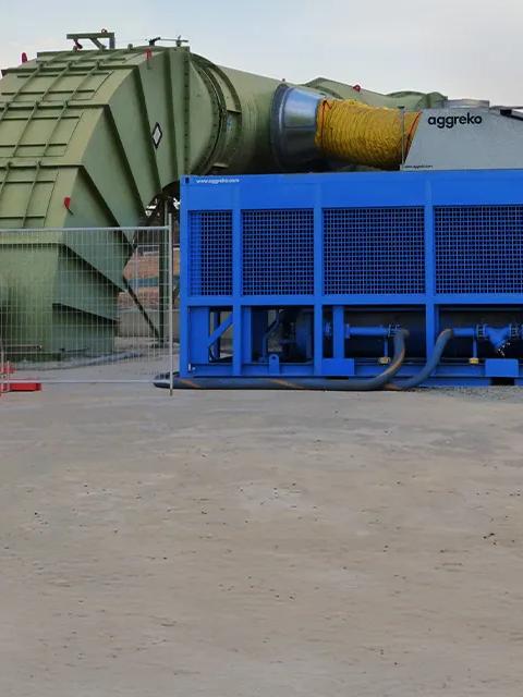 Gros plan sur des équipements CVC Aggreko.