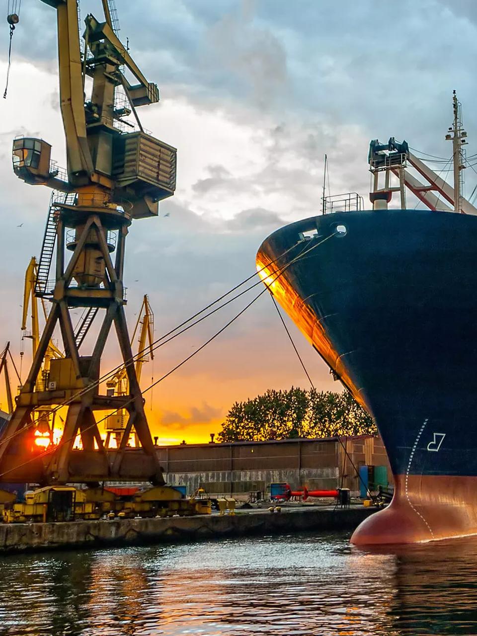 two stage cooling for lng vessel maintenance