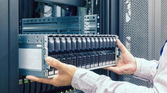 2017-01-russia-it_engineer-internet-technology-technician.jpg