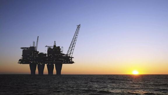 2017-09-offshore rig in sunset