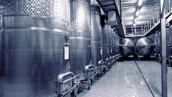 2014Nov-stock-wine-fermenters-cellar-tank-steel-food-manufacturing-hero