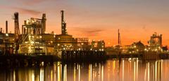 2017Jan-stock-refinery-plant-sunset-petrochemical_refining-pilot