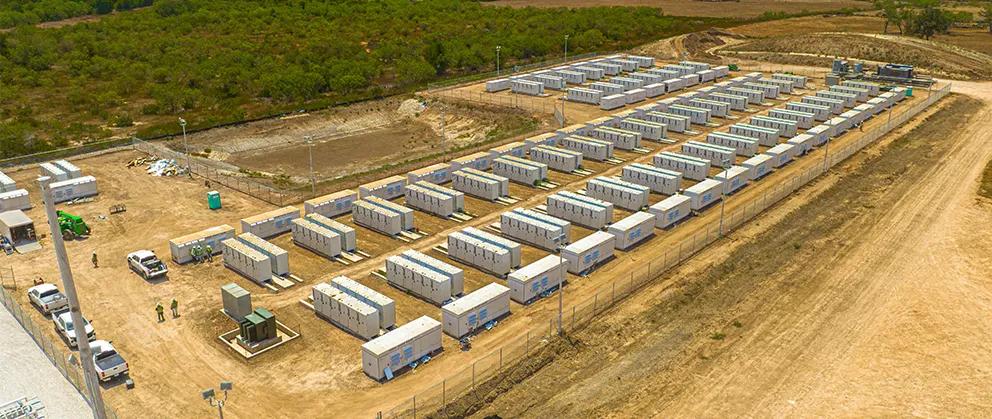 auxiliary power for battery energy storage systems